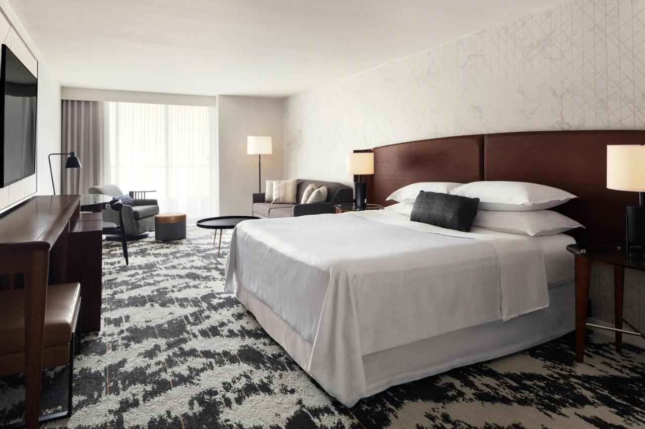 Sheraton Vancouver Airport Hotel Ричмонд Экстерьер фото