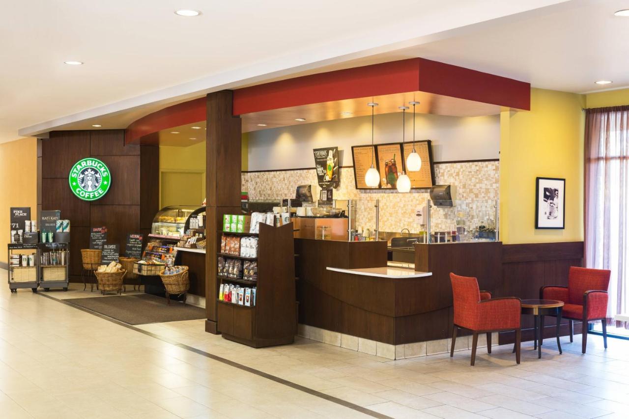 Sheraton Vancouver Airport Hotel Ричмонд Экстерьер фото
