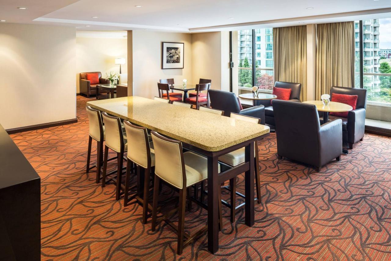 Sheraton Vancouver Airport Hotel Ричмонд Экстерьер фото