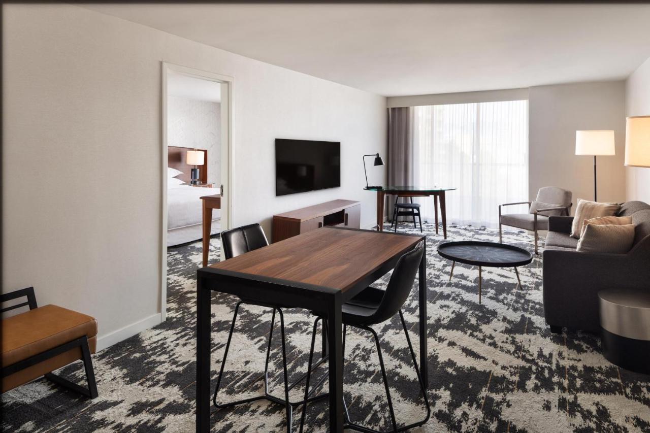 Sheraton Vancouver Airport Hotel Ричмонд Экстерьер фото